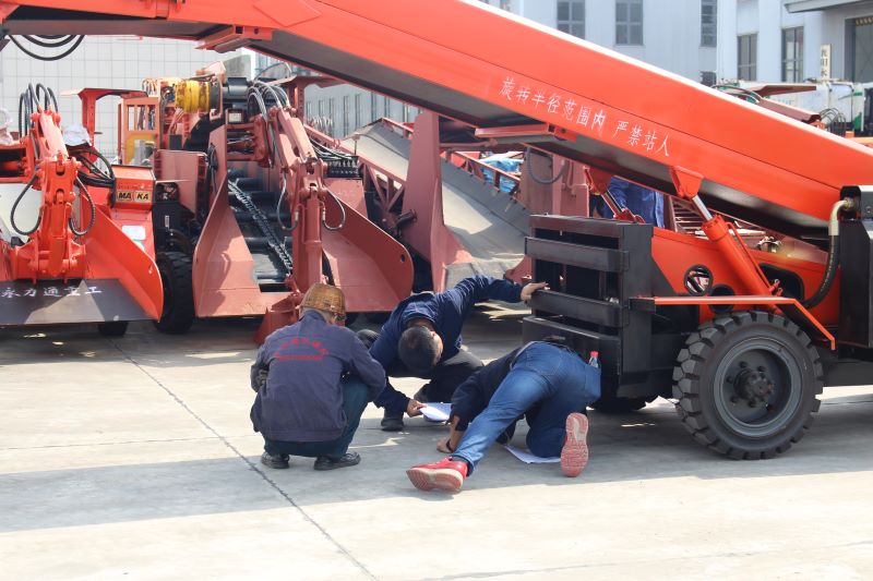 地面不平選履帶，永力通履帶扒渣機穩如泰山