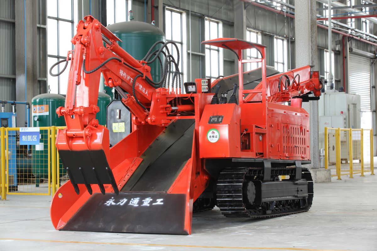 扒渣機廠家怎么選？襄陽永力通給你答案