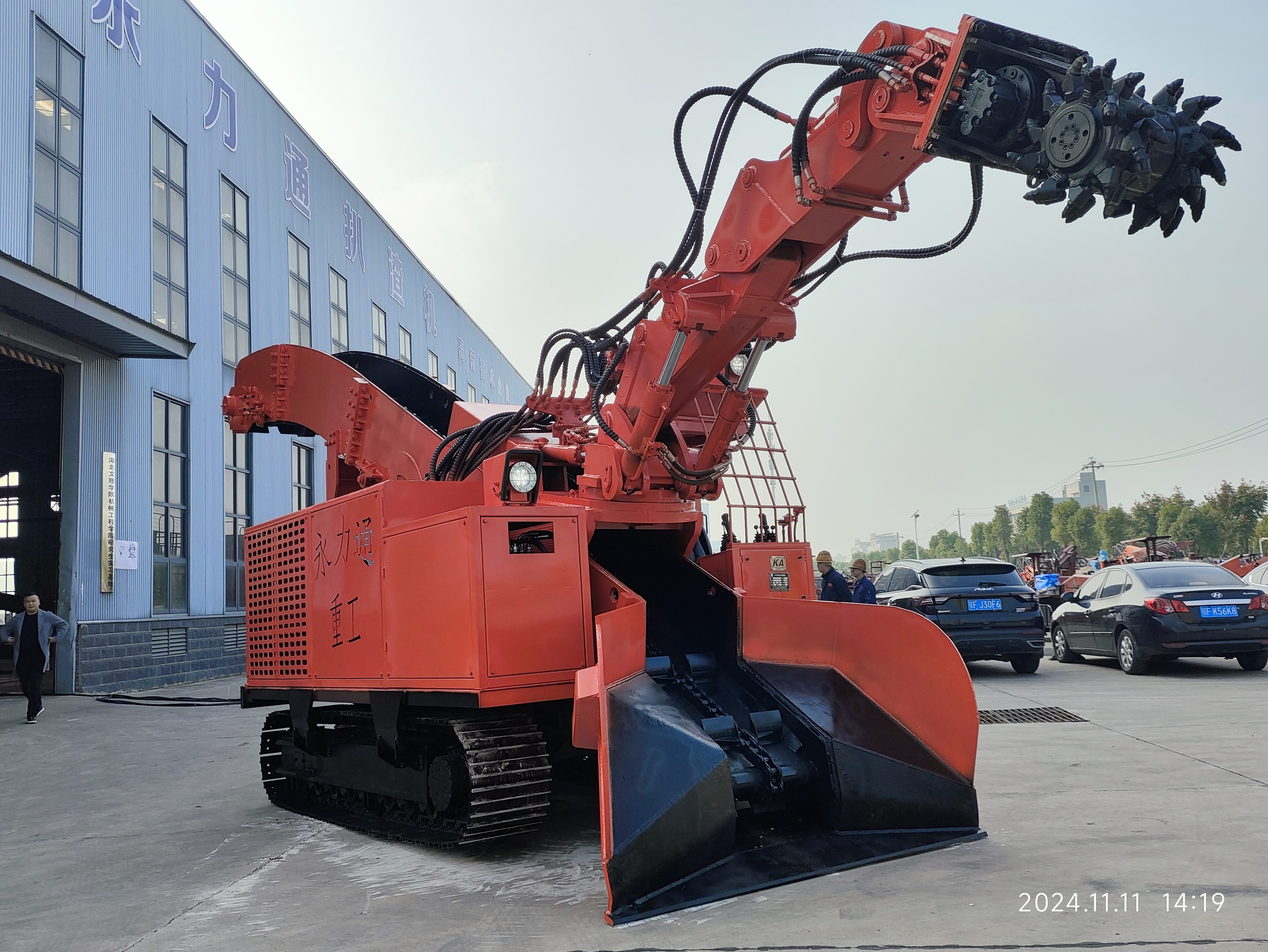 永力通履帶扒渣機，3年質保，是對質量的自信